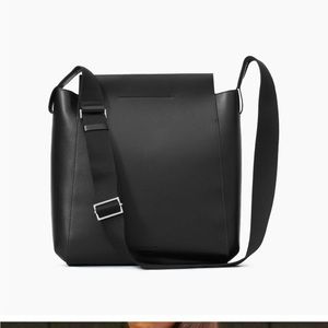 Everlane The Form Bag